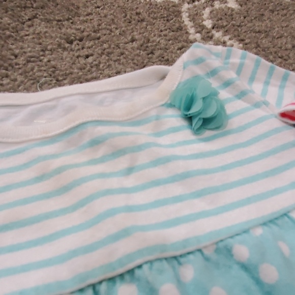 TWIN- Flower shirt bundle 🌺 - Picture 3 of 5